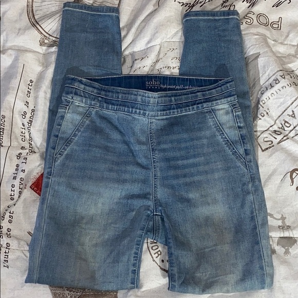 Soho Apparel Denim - Women’s light wash jeans